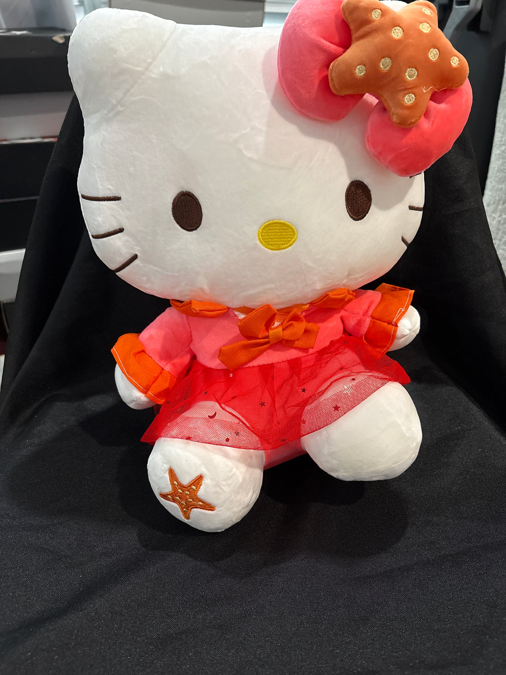 Hello kitty plushie